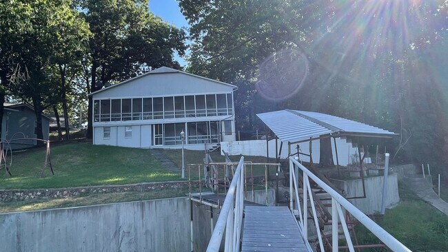 Foto del edificio - 336 Cupids Rd