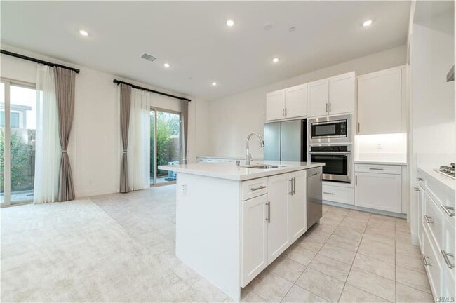 Building Photo - 31983 Paseo Bridel