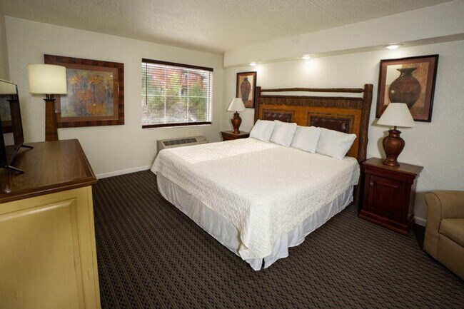 Foto del edificio - 245 Jess-Jo Pkwy