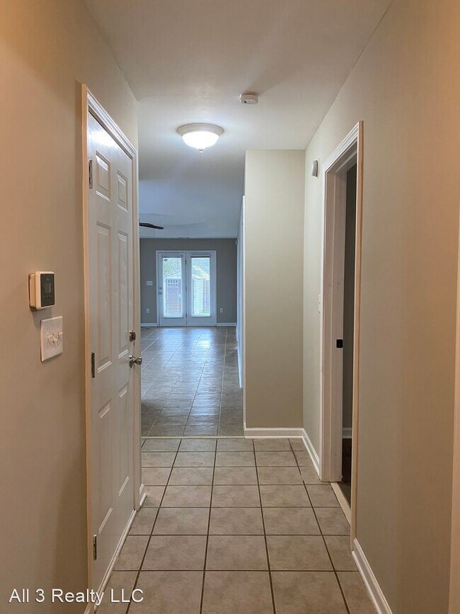 Building Photo - 3 br, 2 bath House - 436 Park Lake Dr