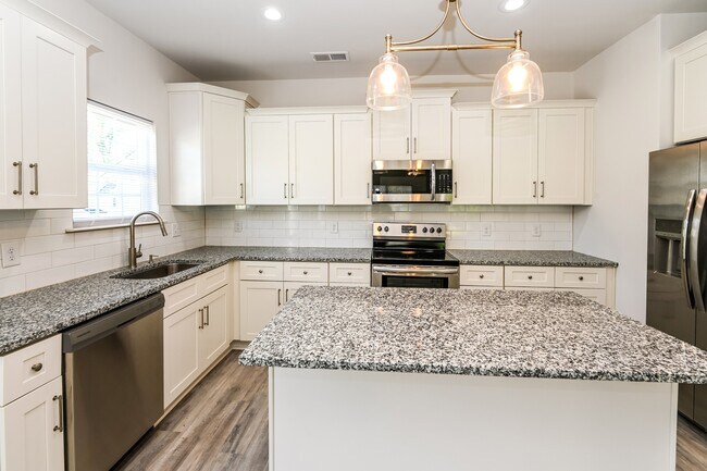 Building Photo - 5617 Phillips St