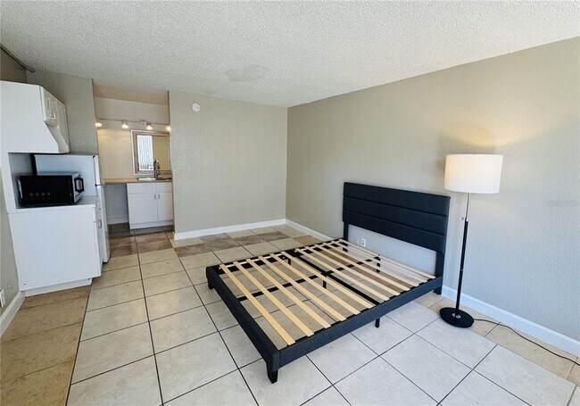 Foto del edificio - 7900 S Orange Blossom Trail