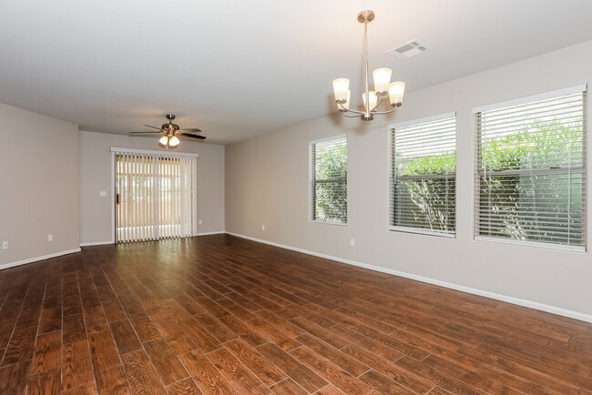 Building Photo - 1084 S Olympic Dr