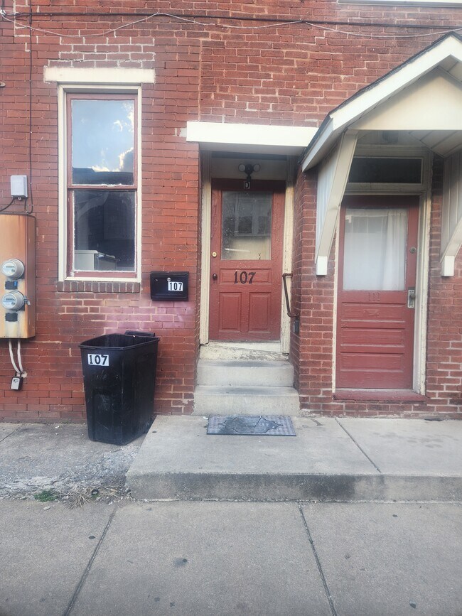 Foto del edificio - 107 Overbrook Ave