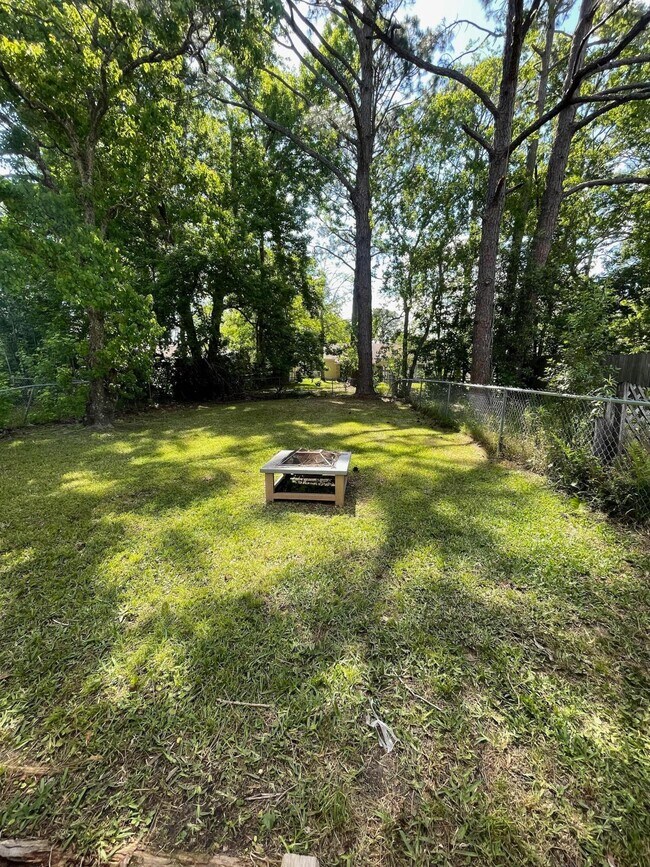 Foto del edificio - 702 Terrance Ct