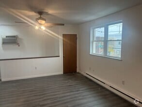 Building Photo - 2555 S Alder St