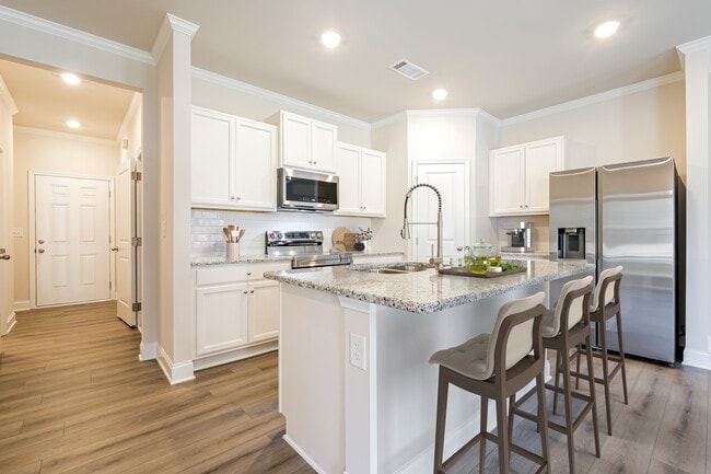 Building Photo - 123 Pyrus Ln