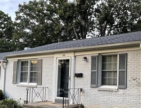Building Photo - 1700 Roslyn Dr