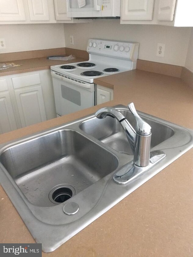 Foto principal - 2805 Ashfield Dr