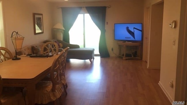 Building Photo - 22 Lorien Pl