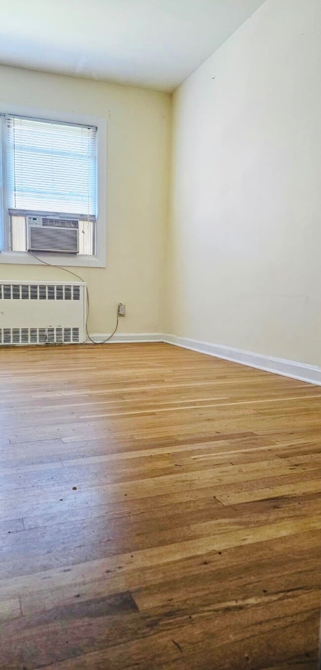 Building Photo - 5 Millers Ln
