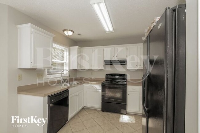 Foto del edificio - 7906 Trotter Rd