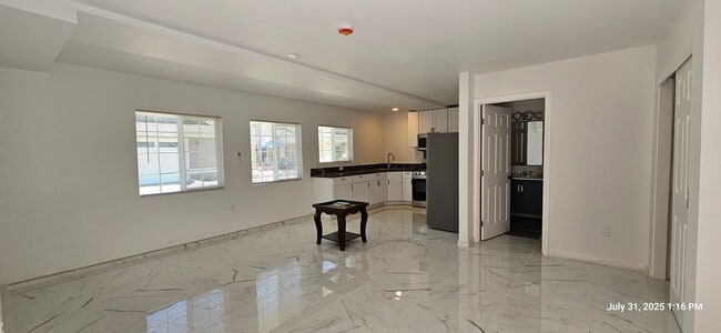 Foto del edificio - Centrally Located Brand New Studio ADU wit...