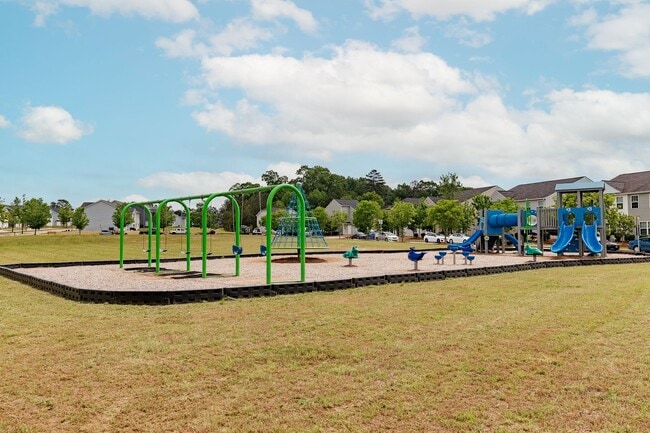 Building Photo - Spacious 3-Bed, 2.5-Bath Home in Lantern Walk