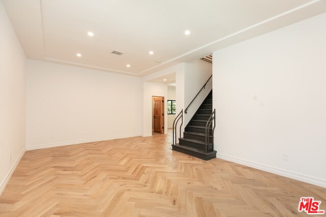 Building Photo - 9947 Young Dr