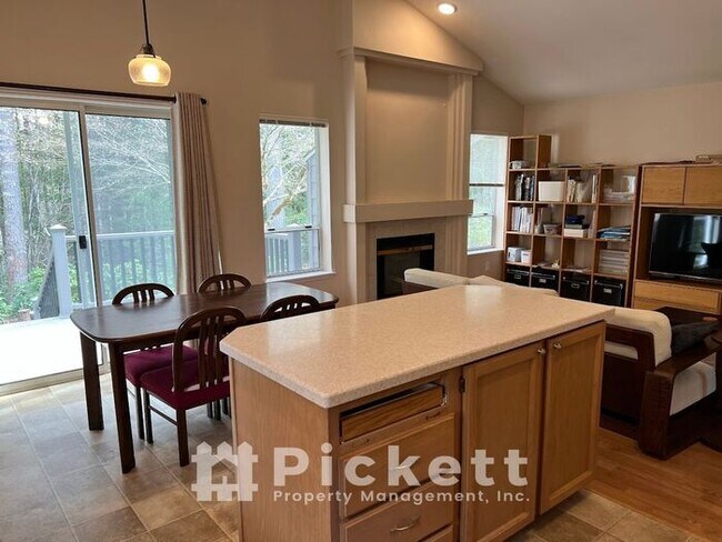 Building Photo - 3 Bedroom Rambler in McCormick Woods!
