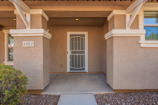 Building Photo - 1057 S Deerfield Ln