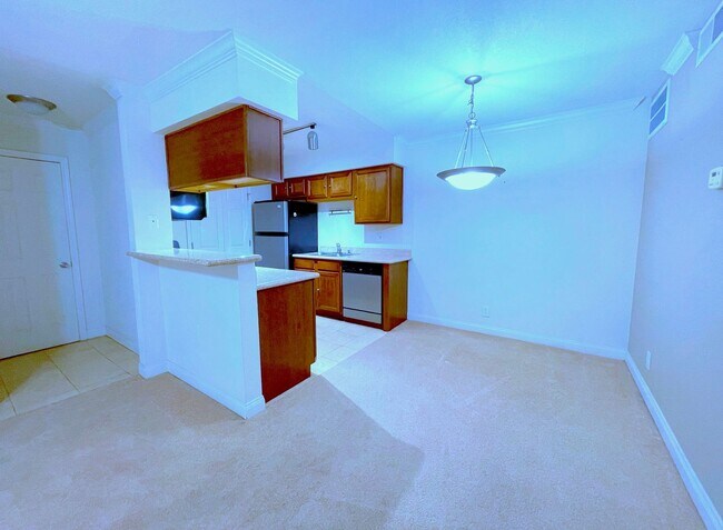 Building Photo - 3135 S Mojave Rd