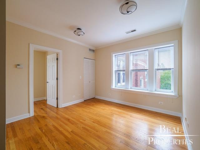 Foto principal - 2 bedroom in CHICAGO IL 60657