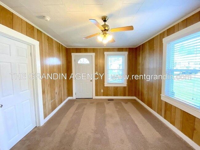 Photo - 1234 Buena Vista Blvd SE House