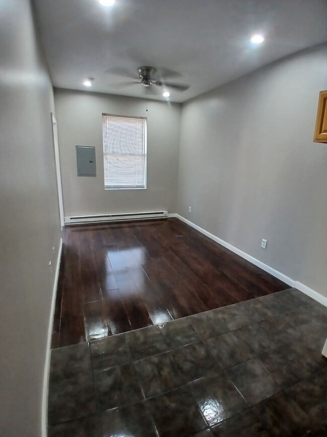 Cozy 2-Bedroom, 2-Bath Single Family Home - Near Fishtown - Cozy 2-Bedroom, 2-Bath Single Family Home - Near Fishtown