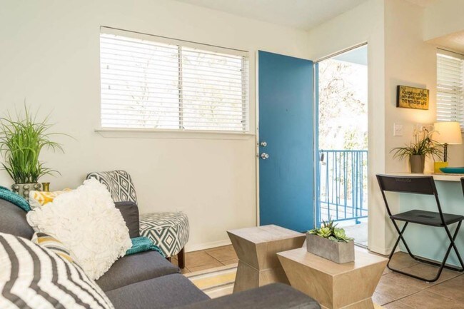 Foto del edificio - 3405 Helms St