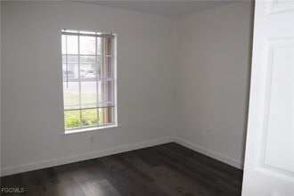 Building Photo - 320 Harry Ave S