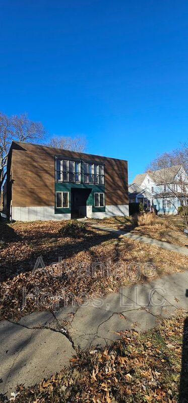 Building Photo - 3804 Roanoke Rd