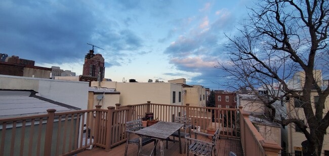 Building Photo - 709 S 16th St