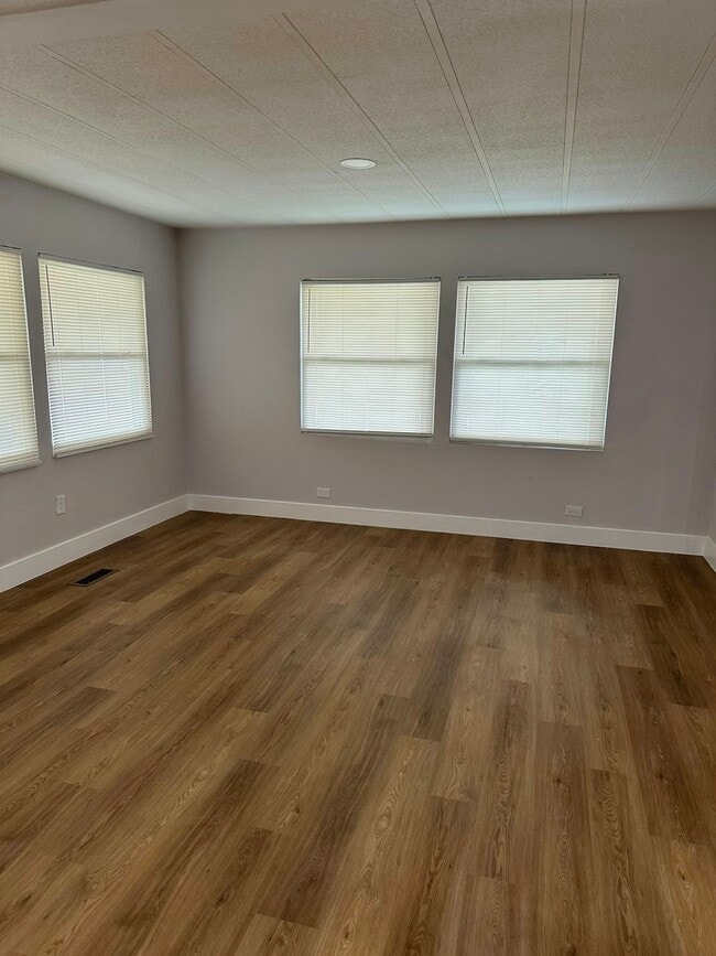Foto del edificio - 15 NE 63rd Ct