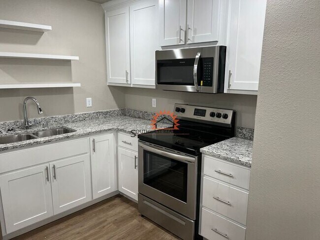 Foto del edificio - Brand new 2 bedroom 2 bath duplex