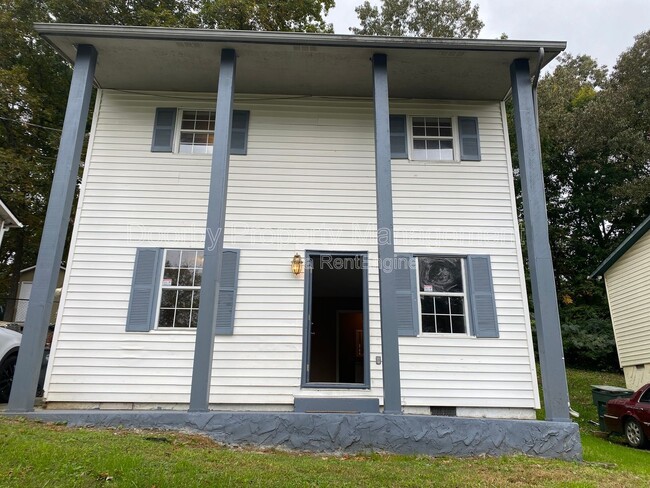 Building Photo - 3916 Blanchard St