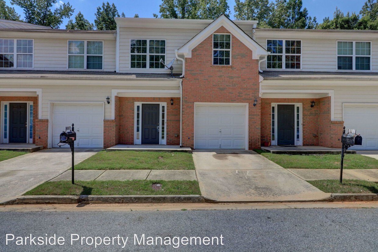 Foto principal - 4987 Lower Elm St