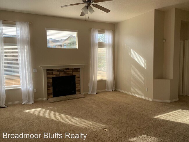 Building Photo - 5 br, 3.5 bath House - 9667 Carriage Creek...