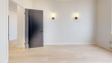 Interior Photo - 330 Metcalfe