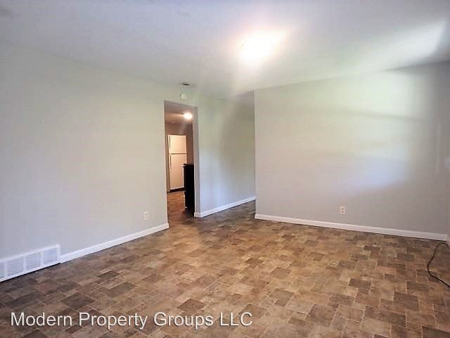Building Photo - 2317 Tremaine Dr