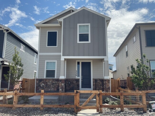 Building Photo - 330 N Addison Way