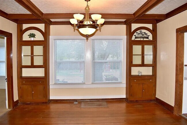 Foto del edificio - 805 Crothers Ave