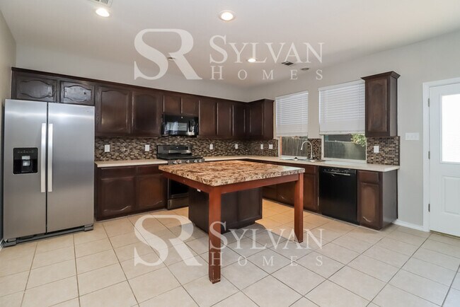 Foto del edificio - Welcome home to this stunning 3 bedroom, 2.5 bathroom home