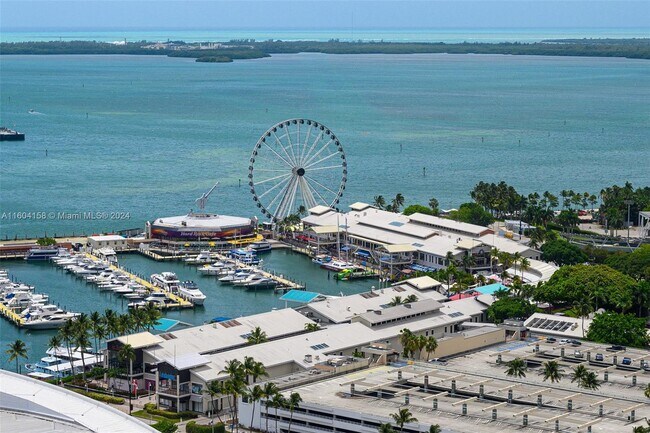 Foto del edificio - 888 Biscayne Blvd