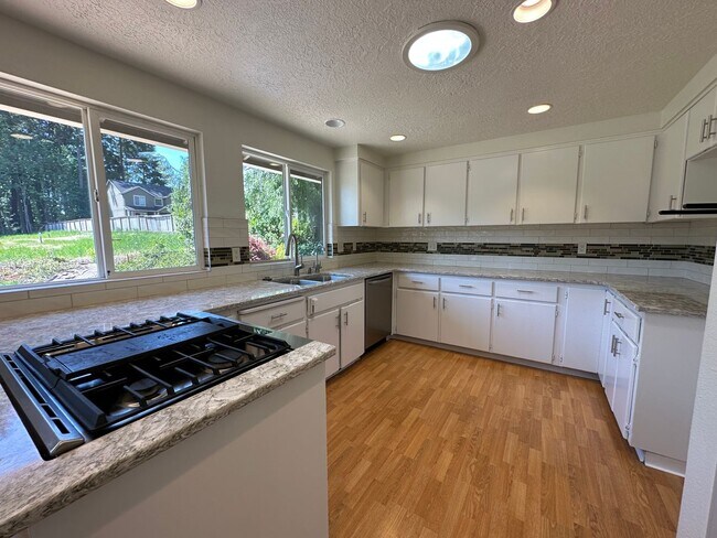 Building Photo - 4305 SW 99th Avenue ~ Gorgeous 2-Story Home