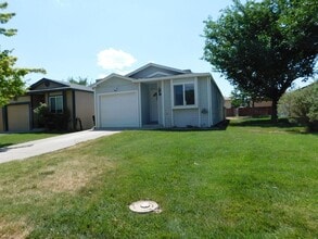 Building Photo - 493 Green Acres St