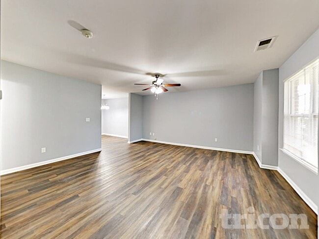 Building Photo - 1204 Thompson Ave