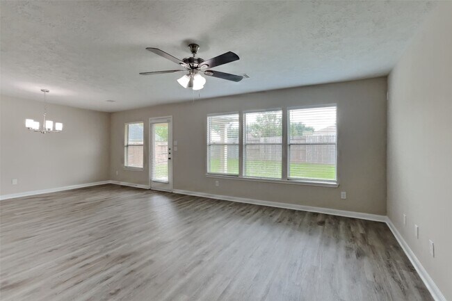 Foto del edificio - 16218 Range Valley Ln