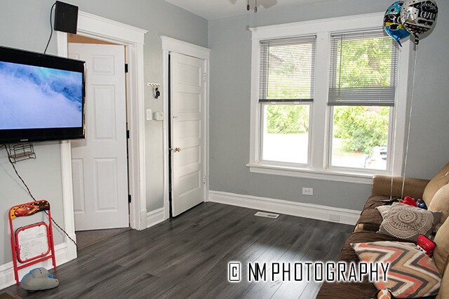 Foto del edificio - 2114 W 57th St