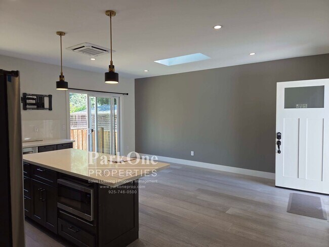 Foto del edificio - 1540 Westwood Ct