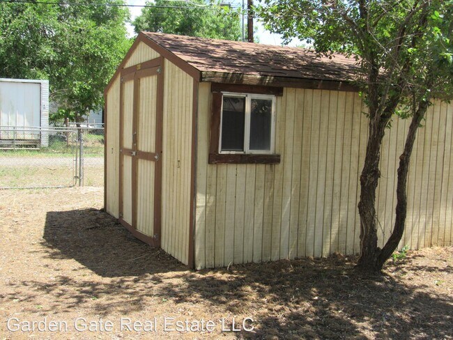 Building Photo - 2 br, 1.5 bath House - 322 Riverview