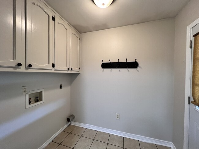 Building Photo - 11457 Talton Ave