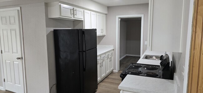 Foto del edificio - 2133 Hugh Edwards Dr