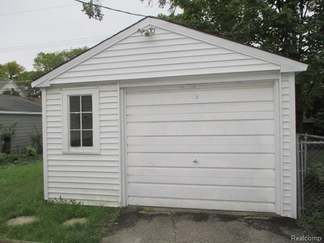 Building Photo - 1670 Holland St